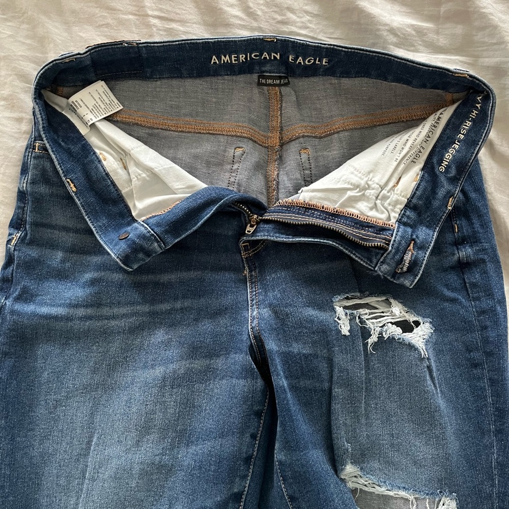 American Eagle Distressed Dream Jean